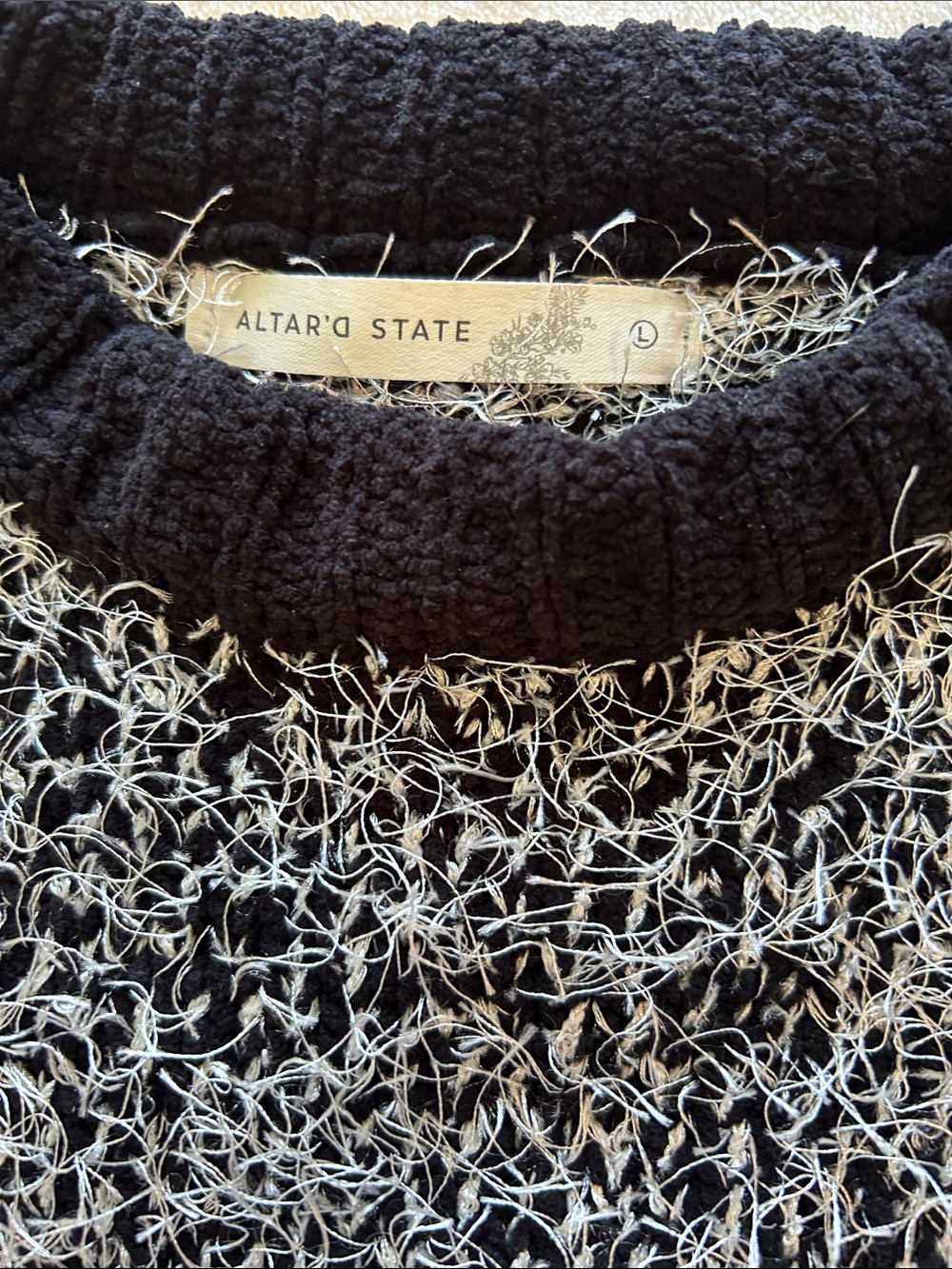Altar'd State Contemporary Black & White Fuzzy Crewneck Sweater Size L - Picture 2 of 9